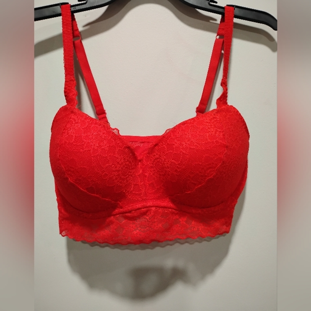 Victoria's Secret Vibrant Red Lace Bra Size S/DD